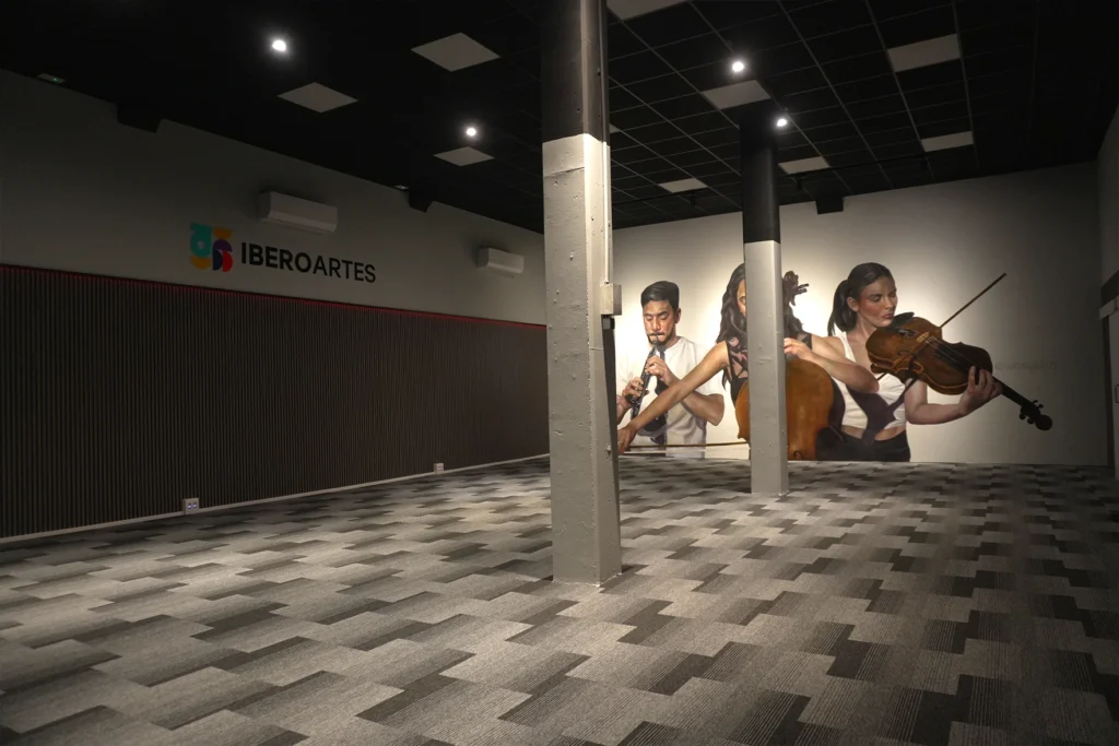 IBEROARTES-pintura-y-auditorio-luz-nocturna